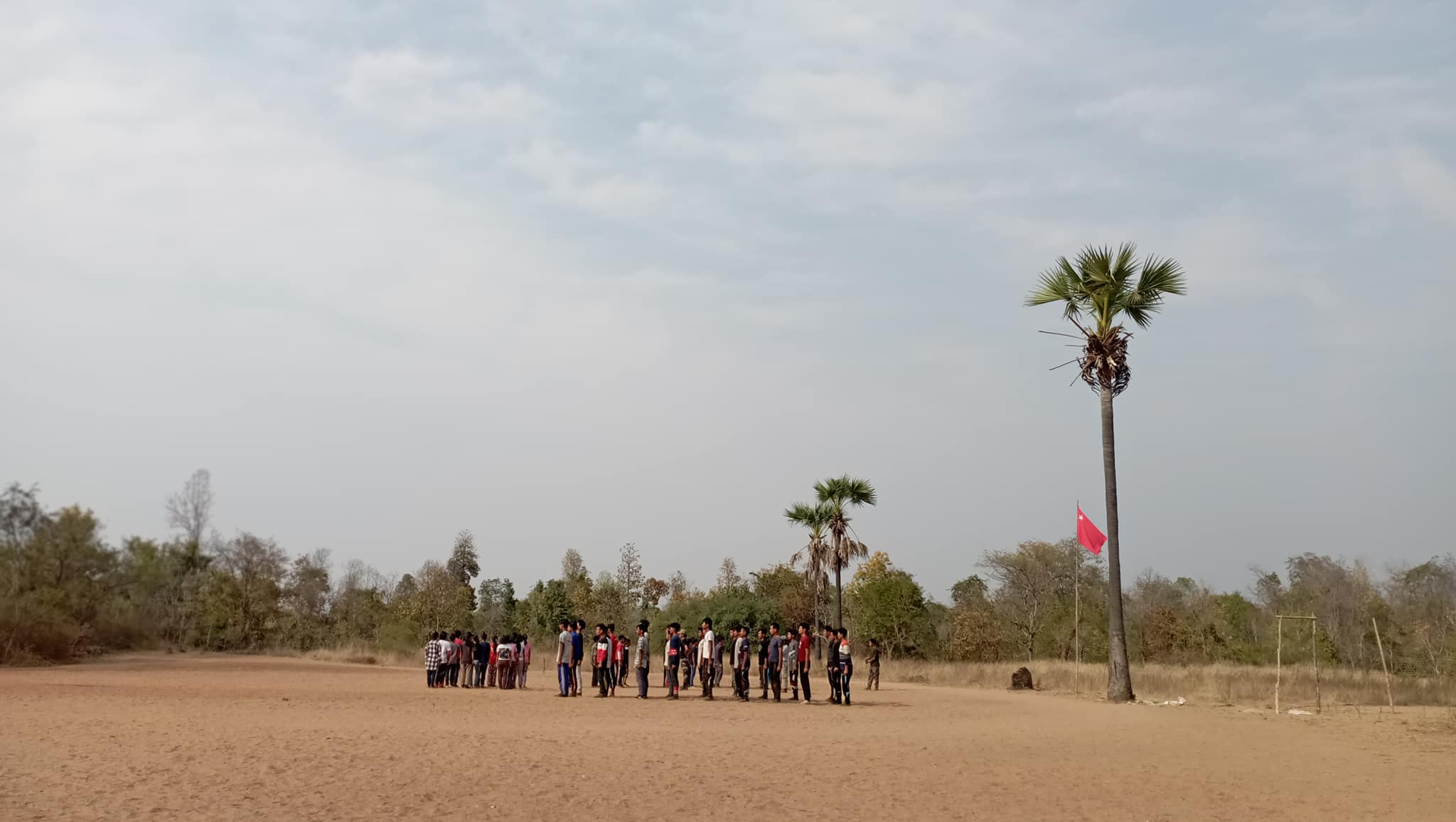 ပြည်သူ့ကာကွယ်ရေးတပ်ဖွဲ့-ရေစကြိုမြို့နယ်(ပ.က.ဖ)မှ ရဲဘော်များအား တွေ့ရစဥ်၊ ဓာတ်ပုံ - ရေစကြိုမြို့နယ်(ပ.က.ဖ)