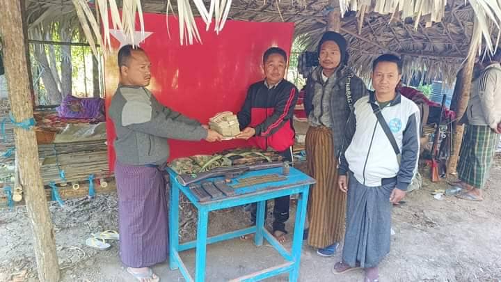 ပုလဲမြို့နယ်တွင် CDM တပ်သားအား ပြည်သူ များကပါ ဆုငွေချီးမြှင့်၊ စုစုပေါင်း ကျပ်သိန်း၈၀ ရ