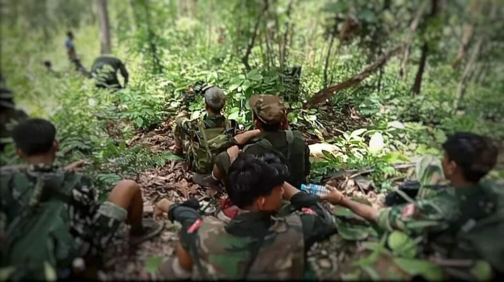 အင်းတော် PDFတပ်ဖွဲ့ဝင်များ ။ ဓါတ်ပုံ-IR