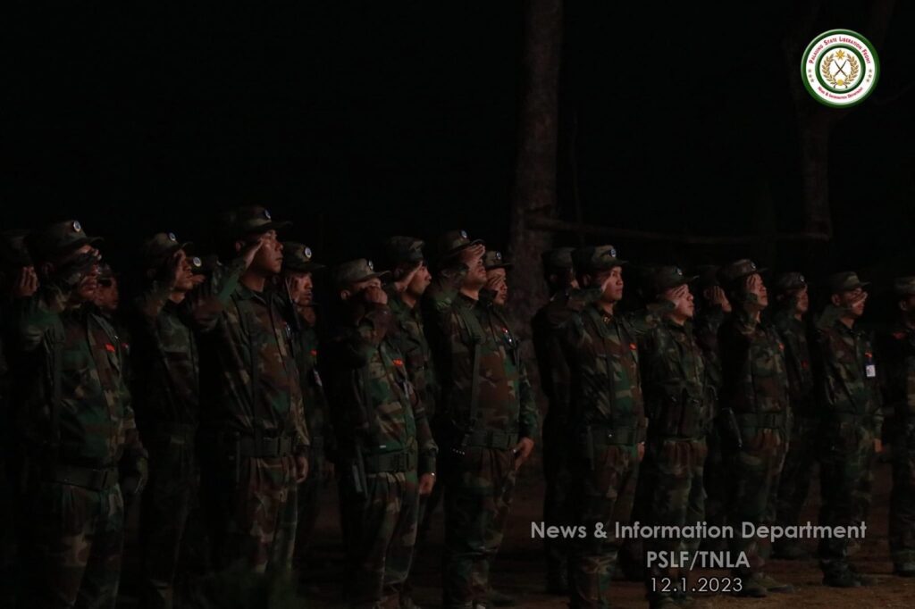 (ယနေ့ ကျရောက်သည့် နှစ် (၆၀)ပြည့် တအာင်းအမျိုးသားတော်လှန်ရေးနေ့ အခမ်းအနားကျင်းပနေစဉ်၊ ဓာတ်ပုံ - TNLA)