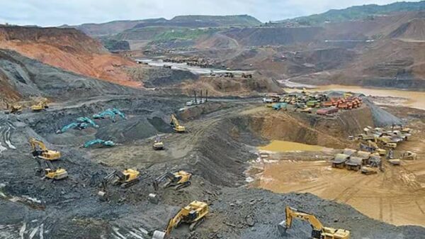 ဖားကန့်​ကျောက်စိမ်းတူး​ဖော်​ရေးလုပ်ငန်းခွင်တစ်ခု။ ။ဓါတ်ပုံ-CJ