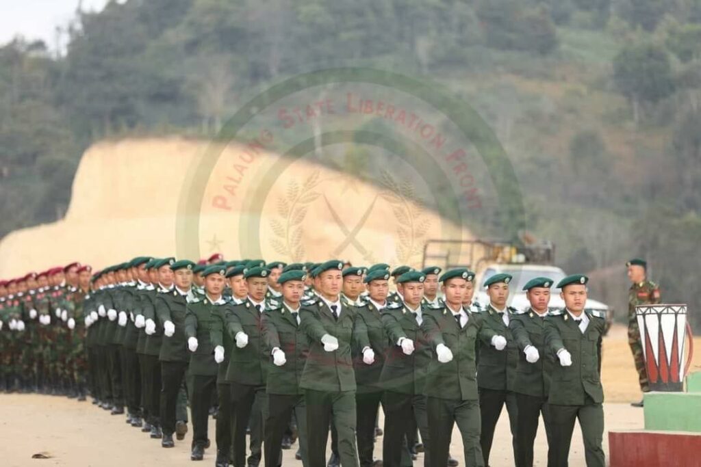 (TNLA၏ ဗိုလ်လောင်းနှင့် အလုပ်သင် သင်တန်းဆင်းပွဲတစ်ခုအား တွေ့ရစဉ်၊ ဓာတ်ပုံ - TNLA)