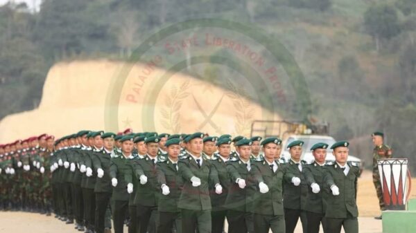 (TNLA​၏ ဗိုလ်လောင်းနှင့် အလုပ်သင် သင်တန်းဆင်းပွဲတစ်ခုအား တွေ့ရစဉ်၊ ဓာတ်ပုံ - TNLA)