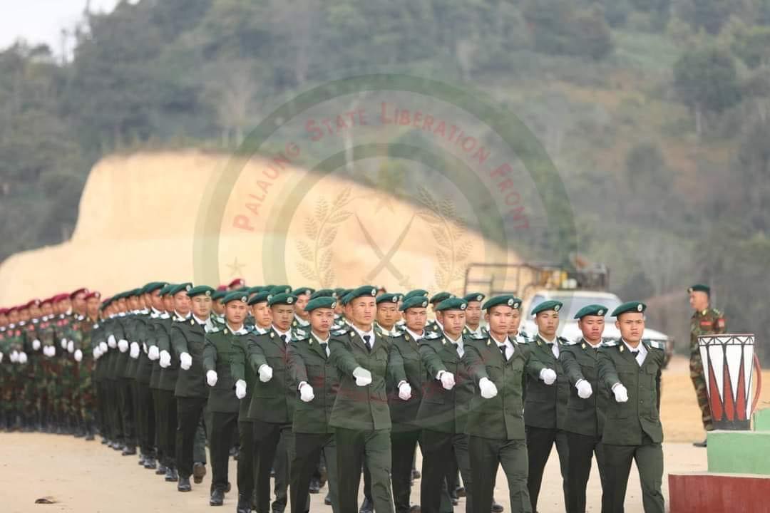 (TNLA​၏ ဗိုလ်လောင်းနှင့် အလုပ်သင် သင်တန်းဆင်းပွဲတစ်ခုအား တွေ့ရစဉ်၊ ဓာတ်ပုံ - TNLA)