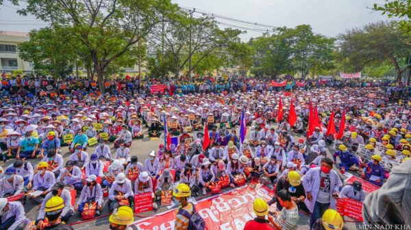 နွေဦးတော်လှန်ရေးအစောပိုင်းကာလ စစ်အာဏာရှင်ဆန့်ကျင်ရေးသပိတ်ဆင်နွှဲနေတဲ့ မန္တလေးကျန်မားရေးမိသားစု သပိတ်အင်အားစုတွေကိုတွေ့ရစဉ်