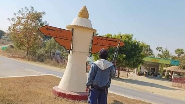 (နွားထိုးကြီးမြို့တောင်ဘက်အထွက် တောင်သာ - မလှိုင်လမ်းဆုံတွင် တွေ့ရသော NPDFမှ ရဲဘော်တစ်ဦး၊ ဓာတ်ပုံ-NPDF)