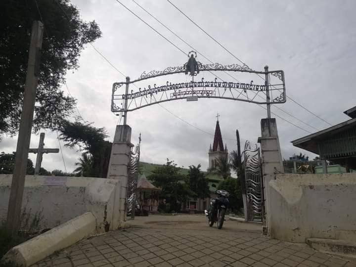 ချမ်းသာရွာရှိ သမိုင်းဝင်ခရစ်ယာန်ဘုရားကျောင်းအား မီးရှို့ဖျက်ဆီးခြင်းမခံရမီက တွေ့ရစဥ်၊ ဓာတ်ပုံ-နယ်ခံ
