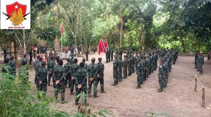 (ပဲခူး PDF မှ ရဲဘော်များအား တွေ့ရစဉ်)