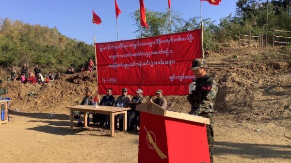 (မြန်မာနိုင်ငံလုံးဆိုင်ရာ ကျောင်းသားများ ဒီမိုကရက်တစ် တပ်ဦး (ကျောင်းသားတပ်မတော်)- ချင်းတွင်းဒေသ၊​ အခြေခံစစ်ပညာသင်တန်း အပတ်စဉ်-၁ သင်တန်းဆင်းပွဲပြုလုပ်နေစဉ်၊ ဓာတ်ပုံ - ABSDF)