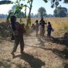ထွက်ပြေးတိမ်းရှောင်နေသော ဒေသခံသားများအား တွေ့ရစဉ်၊ ဓာတ်ပုံ - KNU