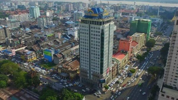 (စစ်အုပ်စုအာဏာမသိမ်းခင်က ရန်ကုန်မြို့လယ်မြင်ကွင်း။ ဓါတ်ပုံ-STY)