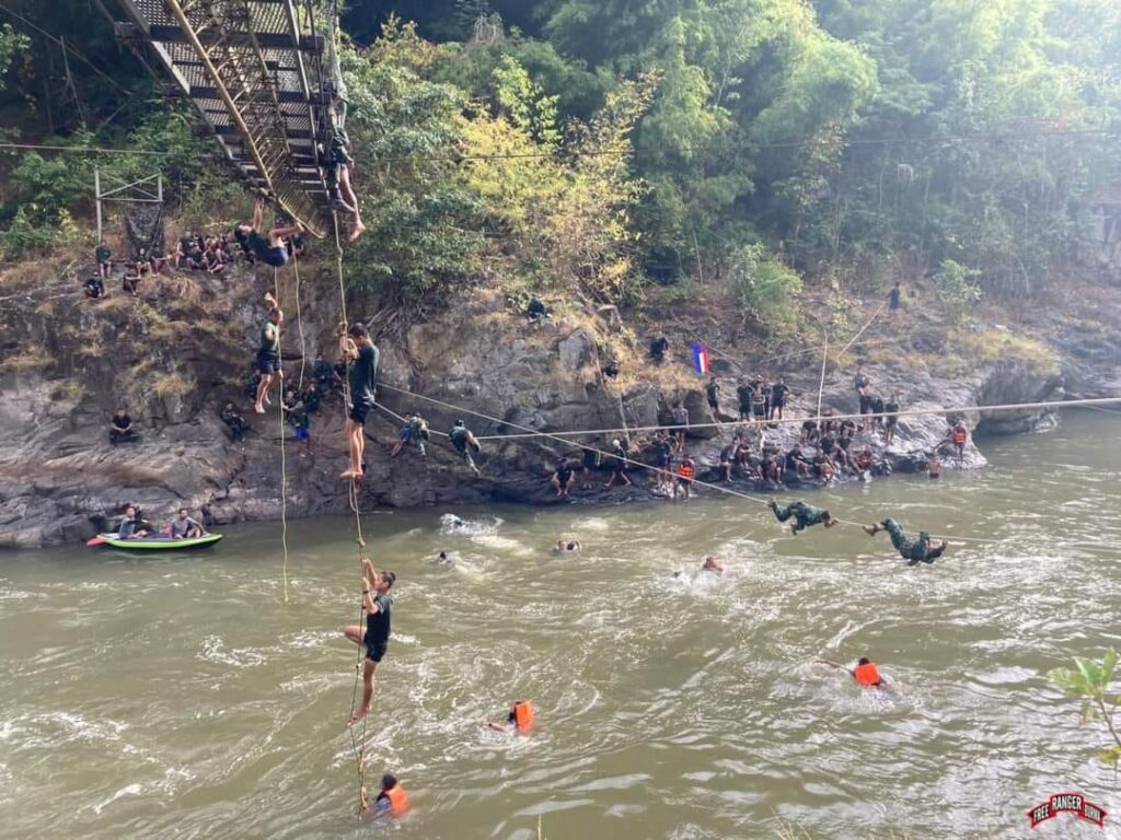 (Free Burma Rangers ၏ ဒီဇင်ဘာလကုန်ပိုင်းသင်တန်းဆင်းပွဲနှင့်လာရောက်အားပေးခဲ့သော ယူကရိန်းနိုင်ငံသူ ။ ။ဓါတ်ပုံ-FBR)