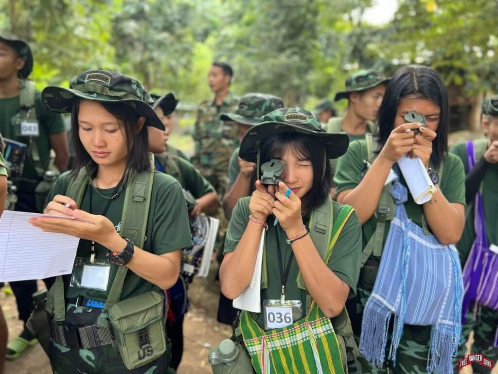 (Free Burma Rangers ၏ ဒီဇင်ဘာလကုန်ပိုင်းသင်တန်းဆင်းပွဲနှင့်လာရောက်အားပေးခဲ့သော ယူကရိန်းနိုင်ငံသူ ။ ။ဓါတ်ပုံ-FBR)