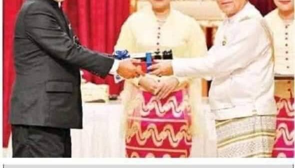 PCGခေါင်းဆောင် ဘွဲ့တံဆိပ်ပေးအပ်မှု စစ်ကောင်စီက သူ့ဘက်ပါလာစေရန် စည်းရုံးခြင်းဖြစ်ဟု KIA တာဝန်ရှိသူ သုံးသပ်