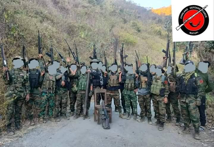 မတူပီ CDF မှ ရဲဘော်များအား တွေ့ရစဉ်၊ ဓာတ်ပုံ - မတူပီ CDF