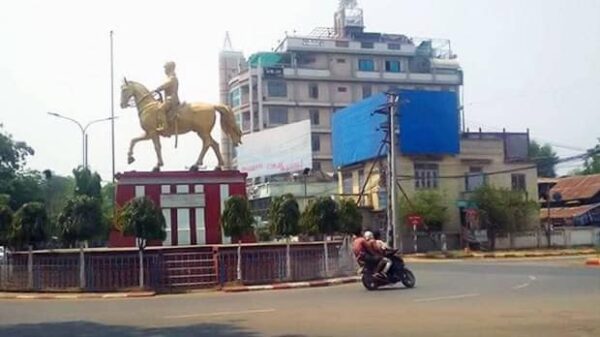 မုံရွာမြို့လယ်တစ်နေရာအား တွေ့ရစဥ်၊ ဓာတ်ပုံ-Cj