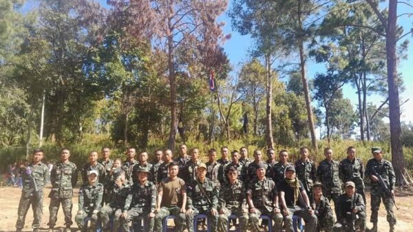 (ကရင်နီအမျိုးသားများကာကွယ်ရေး (KNDF)တပ်ရင်း - ၈မှ ရဲဘော်များ သင်တန်းဆင်းပွဲပြုလုပ်နေစဉ်၊ ဓာတ်ပုံ - KNDF)
