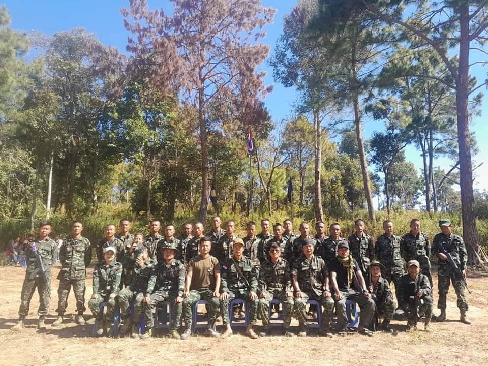 (ကရင်နီအမျိုးသားများကာကွယ်ရေး (KNDF)တပ်ရင်း - ၈မှ ရဲဘော်များ သင်တန်းဆင်းပွဲပြုလုပ်နေစဉ်၊ ဓာတ်ပုံ - KNDF)
