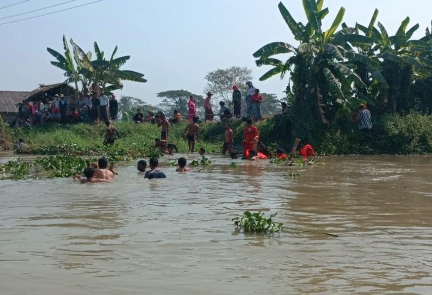 ပျောက်ဆုံးကလေးငယ်အား ရှာဖွေနေစဉ်၊ ဓာတ်ပုံ - MFSD