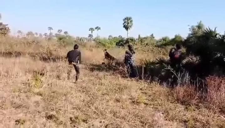 (စစ်ဆင်ရေးတစ်ခုတွင် တွေ့ရသည့် Shweo LPDF ရဲဘော်များ)