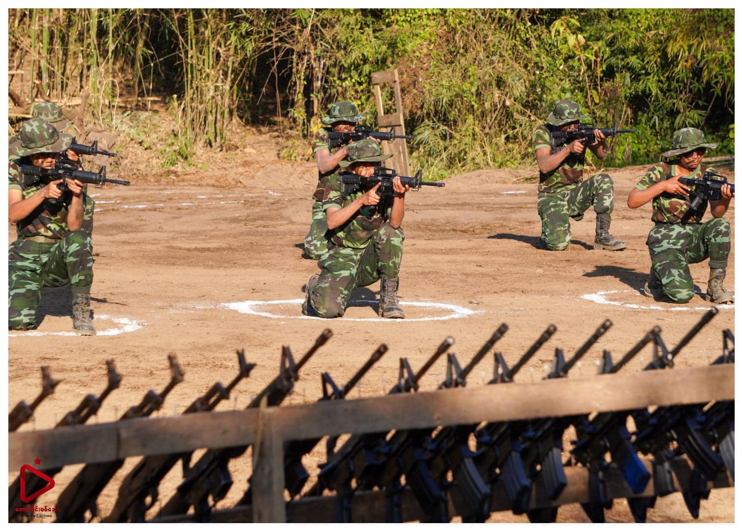 ဓာတ်ပုံ - ကျားသစ်နက် စစ်ကြောင်း