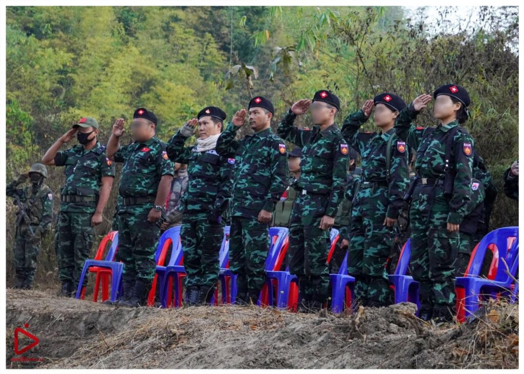 ဓာတ်ပုံ - ကျားသစ်နက် စစ်ကြောင်း