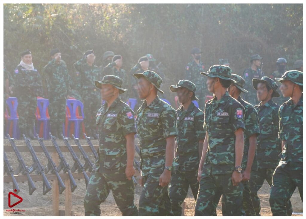 ဓာတ်ပုံ - ကျားသစ်နက် စစ်ကြောင်း