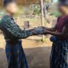 (ငွေကျပ်သိန်းငါးဆယ် လှူဒါန်းနေစဥ်။ ။ဓါတ်ပုံ-မြိုင်ပကဖ)