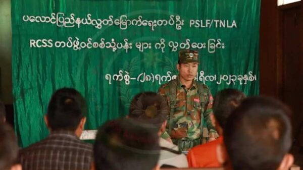(စစ်သုံ့ပန်းများကို လွတ်ငြိမ်းခွင့်ပြုစဥ်။ ဓါတ်ပုံ-TNLA)