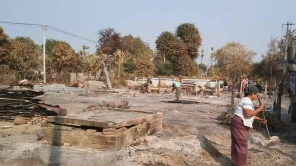 ယဥ်ကျေးရွာမီးရှို့ဖျက်ဆီးခံရပြီးနောက် တွေ့ရစဥ်၊ ဓာတ်ပုံ-ဒီပဲယင်းမြို့နယ်စစ်ရှောင်ထောက်ပံ့ရေးအဖွဲ့