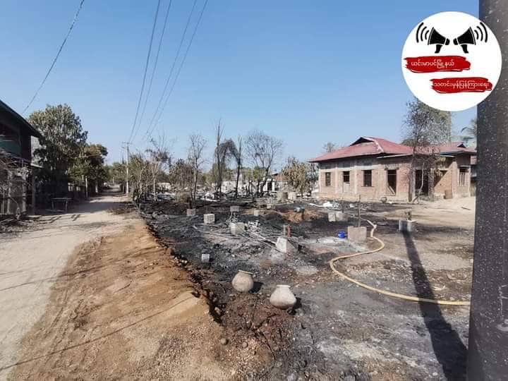 ကနီနှင့် ယင်းမာပင်နယ်စပ်ရှိ ကျေးရွာ၃ ရွာ မီးရှို့ဖျက်ဆီးခံရပြီးနောက် တွေ့ရစဥ်၊ ဓာတ်ပုံ-ယင်းမာပင်မြို့နယ် သတင်းမှန်ပြန်ကြားရေး