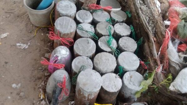 အသုံးပြုခဲ့သောမိုင်းများအား တွေ့ရစဉ်၊ ဓာတ်ပုံ-မြိုင်ပကဖ