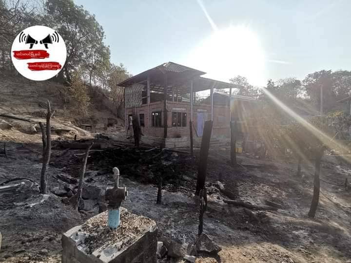 ကနီနှင့် ယင်းမာပင်နယ်စပ်ရှိ ကျေးရွာ၃ ရွာ မီးရှို့ဖျက်ဆီးခံရပြီးနောက် တွေ့ရစဥ်၊ ဓာတ်ပုံ-ယင်းမာပင်မြို့နယ် သတင်းမှန်ပြန်ကြားရေး