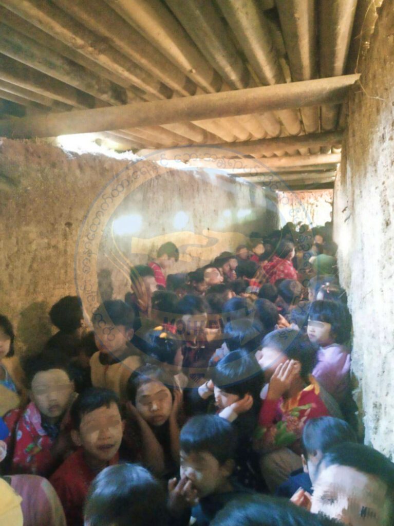 ဓာတ်ပုံ − MOHADM၊ မြေပြင်မှာတွေ့မြင်ရတဲ့ ဗုံးခိုကျင်း