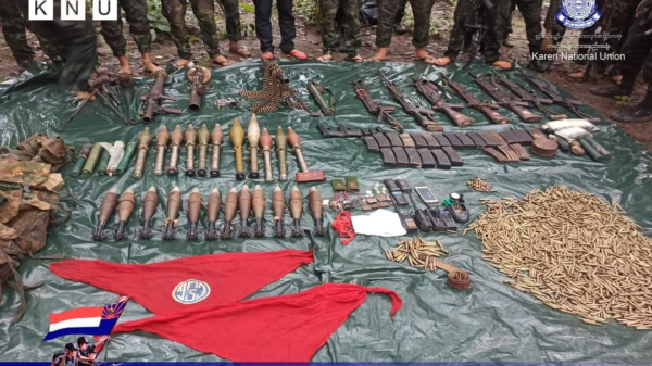 စစ်​ကောင်စီ၏ ကြိတ်စခန်းကိုKNLA က တိုက်ခိုက်သိမ်းပိုက်ပြီးသိမ်းဆည်းရရှိ​တဲ့ လက်နက်ခဲယမ်း​တွေ။ဓာတ်ပုံ - KNU