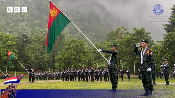 စစ်တပ်က KNU/KNLA ခေါင်းဆောင်များထံ အကြောင်းကြားစာပို့လာသည့်အခြေအနေကို ပဒိုမန်းမန်းပြော