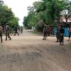 က​လေးမြို့တွင် ကင်းလှည့်​နေ​သော​တော်လှန်​ရေးအင်အားစုများ ။ ဓါတ်ပုံ-CJ