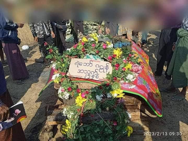 သတ်ဖြတ်ခံခဲ့ရသည့်ရဲဘော်များနှင့် PDFအဖွဲ့၏ မီးရှို့ခံရသော မော်တော်ယာဥ်များ၊ ဓာတ်ပုံ-ညီနောင်သုံးဖော်