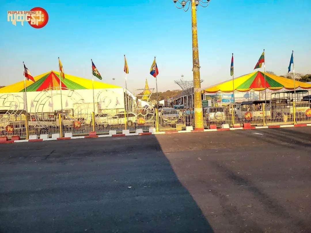 ပြည်ထောင်စုနေ့ အခမ်းအနားအတွက် ပြင်ဆင်မှုများပြုလုပ်နေစဉ်၊ ဓာတ်ပုံ - PS