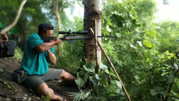 စစ်ဆင်ရေးတွင်တွေ့ရသည့် တော်လှန်ရေးရဲဘော်တစ်ဦး၊ ဓာတ်ပုံ-မြိုင်(ပကဖ)