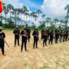 Danger Force LPDFမှ ရဲဘော်များအား တွေ့ရစဥ်၊ ဓာတ်ပုံ - Danger Force LPDF