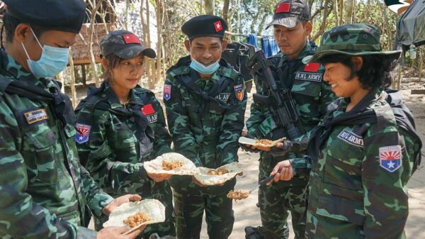 ဒေါနစစ်ကြောင်းမှရဲဘော်များ ဗိုလ်ချုပ်အောင်ဆန်းမွေ့နေ့ပွဲ ကျင်းပ