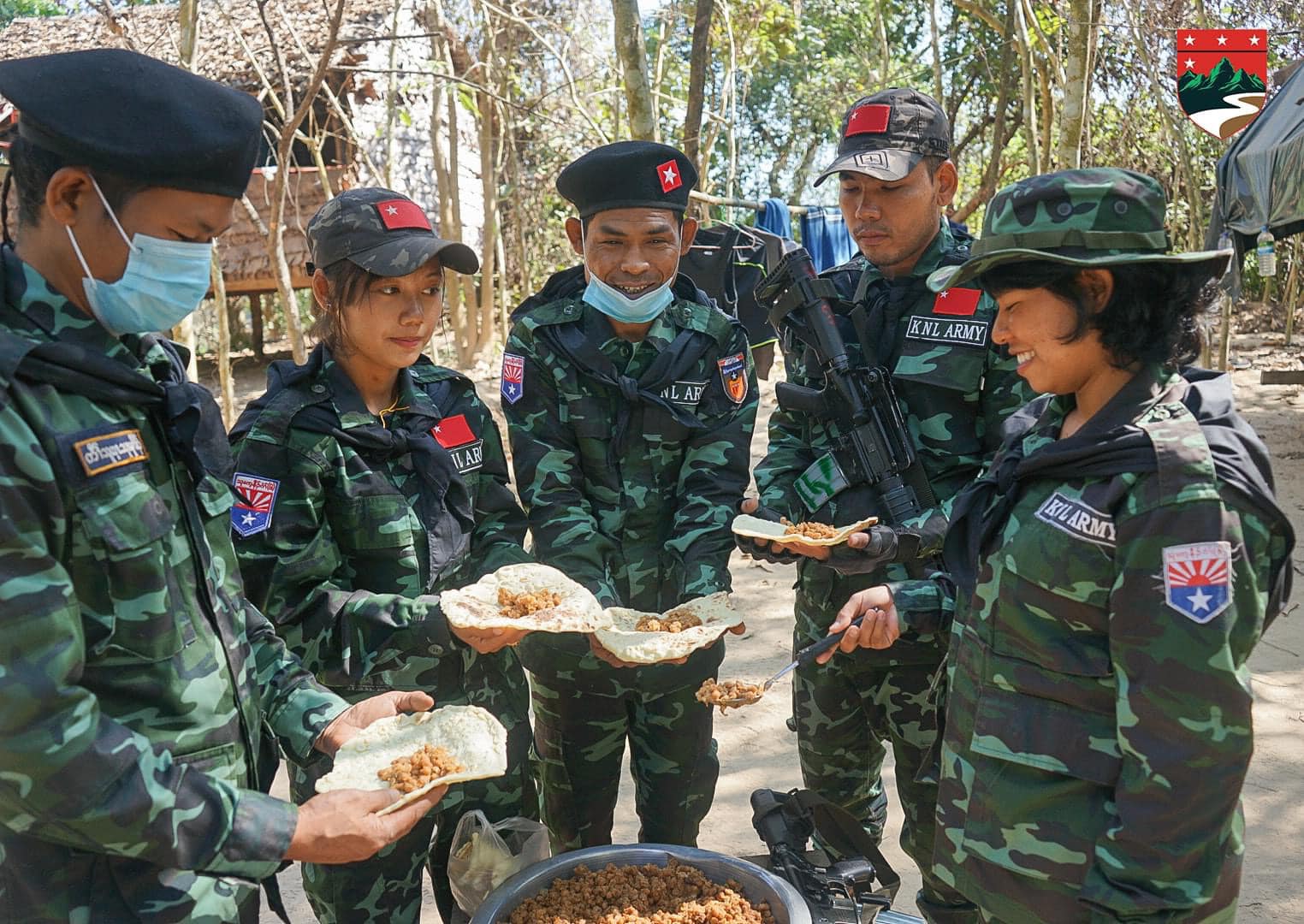 ဒေါနစစ်ကြောင်းမှရဲဘော်များ ဗိုလ်ချုပ်အောင်ဆန်းမွေ့နေ့ပွဲ ကျင်းပ