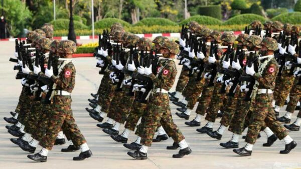 အာဏာသိမ်းစစ်​ကောင်စီတပ်များကို ၂၀၂၂ မတ်လ ၂၇ ရက်က​တွေ့ရစဥ်၊ ဓာတ်ပုံ - AP