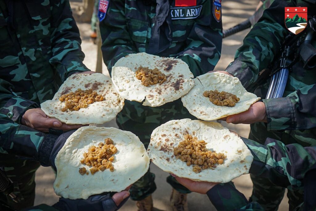 ဒေါနစစ်ကြောင်းမှရဲဘော်များ ဗိုလ်ချုပ်အောင်ဆန်းမွေ့နေ့ပွဲ ကျင်းပ