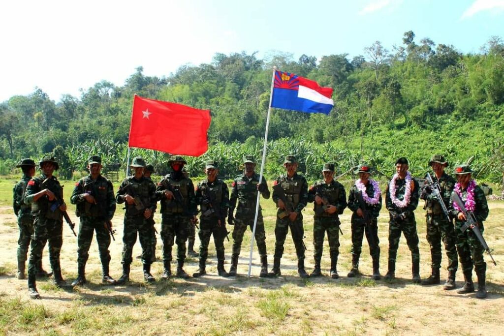(တောင်ပိုင်းစစ်ဒေသကွပ်ကဲရေး၊အထူးစစ်ဆင်ရေးသင်တန်း (အပတ်စဥ် - ၄) သင်တန်းဆင်းပွဲပြုလုပ်စဥ်။NUG-MOHAAI)