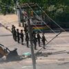 ရန်ကုန်မြို့ စမ်းချောင်းမြို့နယ်တွင် ၂၀၂၂ ဖေဖော်ဝါရီအတွင်းက စစ်အာဏာရှင်ဆန့်ကျင်ရေး ဆန္ဒပြပြည်သူများအား ပစ်ခတ်ဖြိုခွင်းရန် ပြင်ဆင်နေသော စစ်ကောင်စီတပ်သားများအား တွေ့ရစဉ်၊ ဓာတ်ပုံ - PS