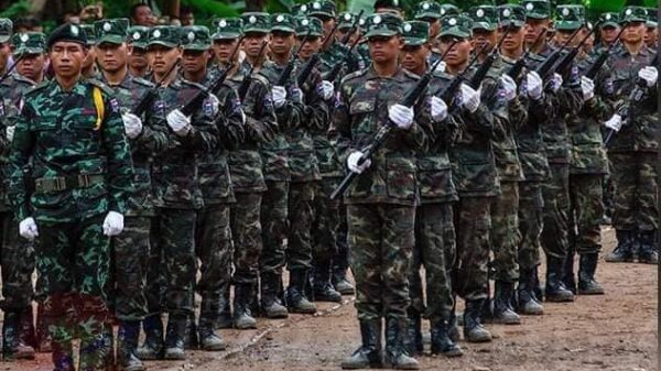 KNLA တပ်မဟာ(၄)မှတပ်ဖွဲ့ဝင်များ ။ ဓါတ်ပုံ-KNLAB-4