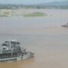 ဆီမီးခုံဆိပ်ကမ်း၌ တွေ့ရသည့် စစ်သင်္ဘောတစ်စီး၊ ဓါတ်ပုံ-Cj