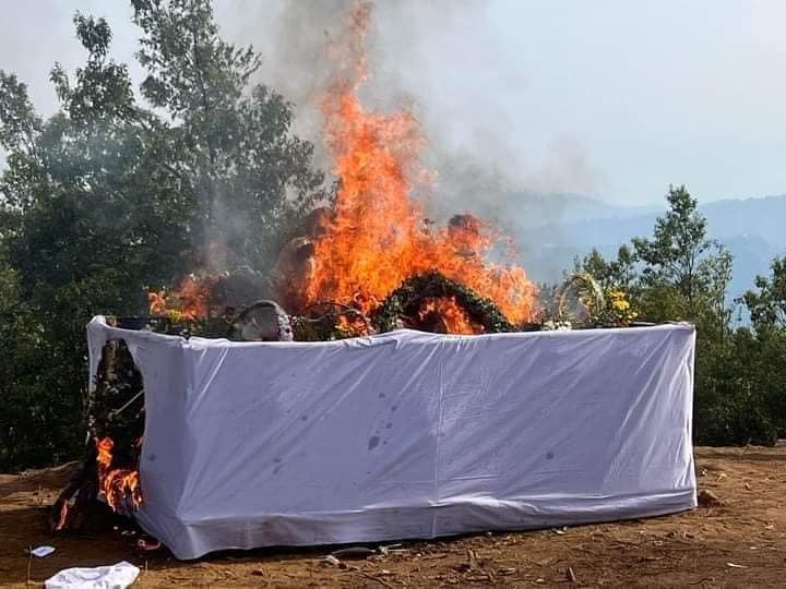 TNLA ဒုစစ်ဦးစီးချုပ်၏ ဈာပနအခမ်းအနားပြုလုပ်နေစဉ်၊ ဓာတ်ပုံ - TNLA